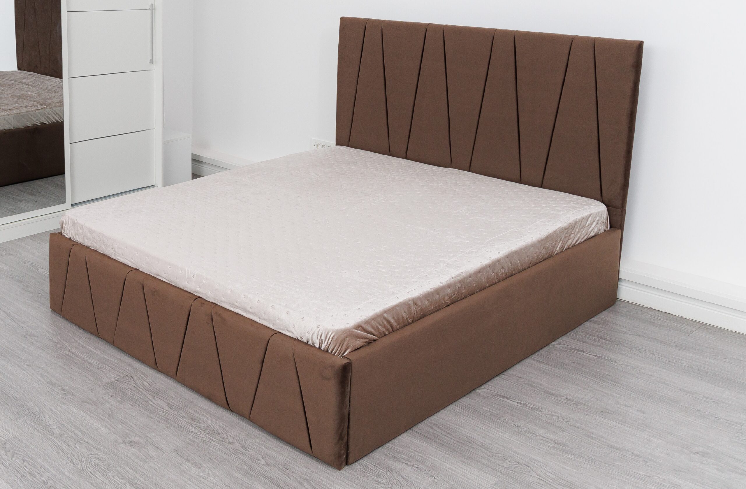 prima-stofa-scaled-1.jpg Pat Tapitat Eric Maro Stofa - imagine 1