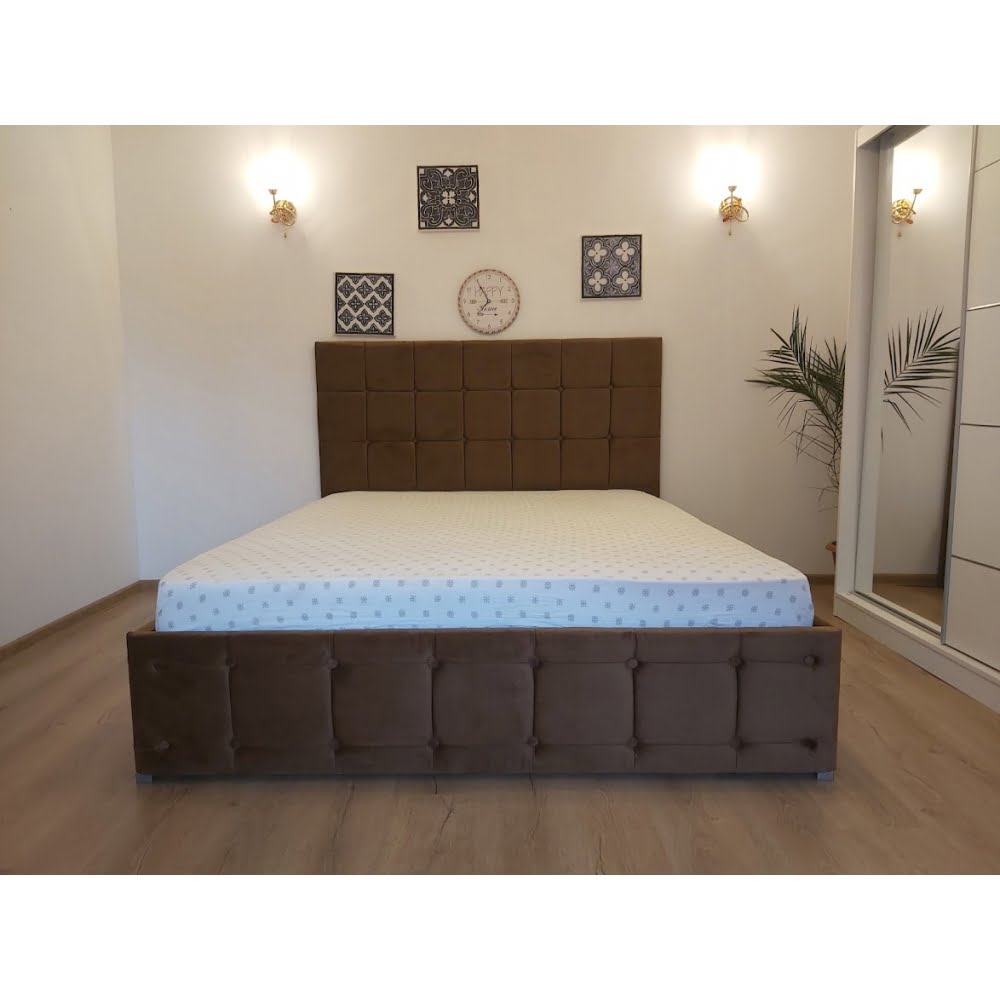 set-dormitor-regal-cu-pat-tapitat-maro-160-cm-x-200-cm-4.jpg Set Dormitor Regal cu Pat Tapitat Maro din stofa Dulap Gabriel 2 usi glisante cu oglinda - imagine 2